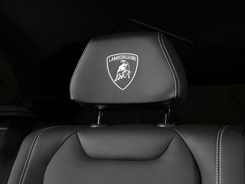 Used 2023 Lamborghini Urus Performante AWD/4WD image 22