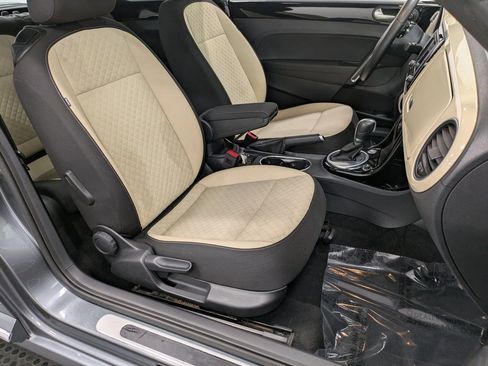 Used 2019 Volkswagen Beetle 2.0T S FWD image 33
