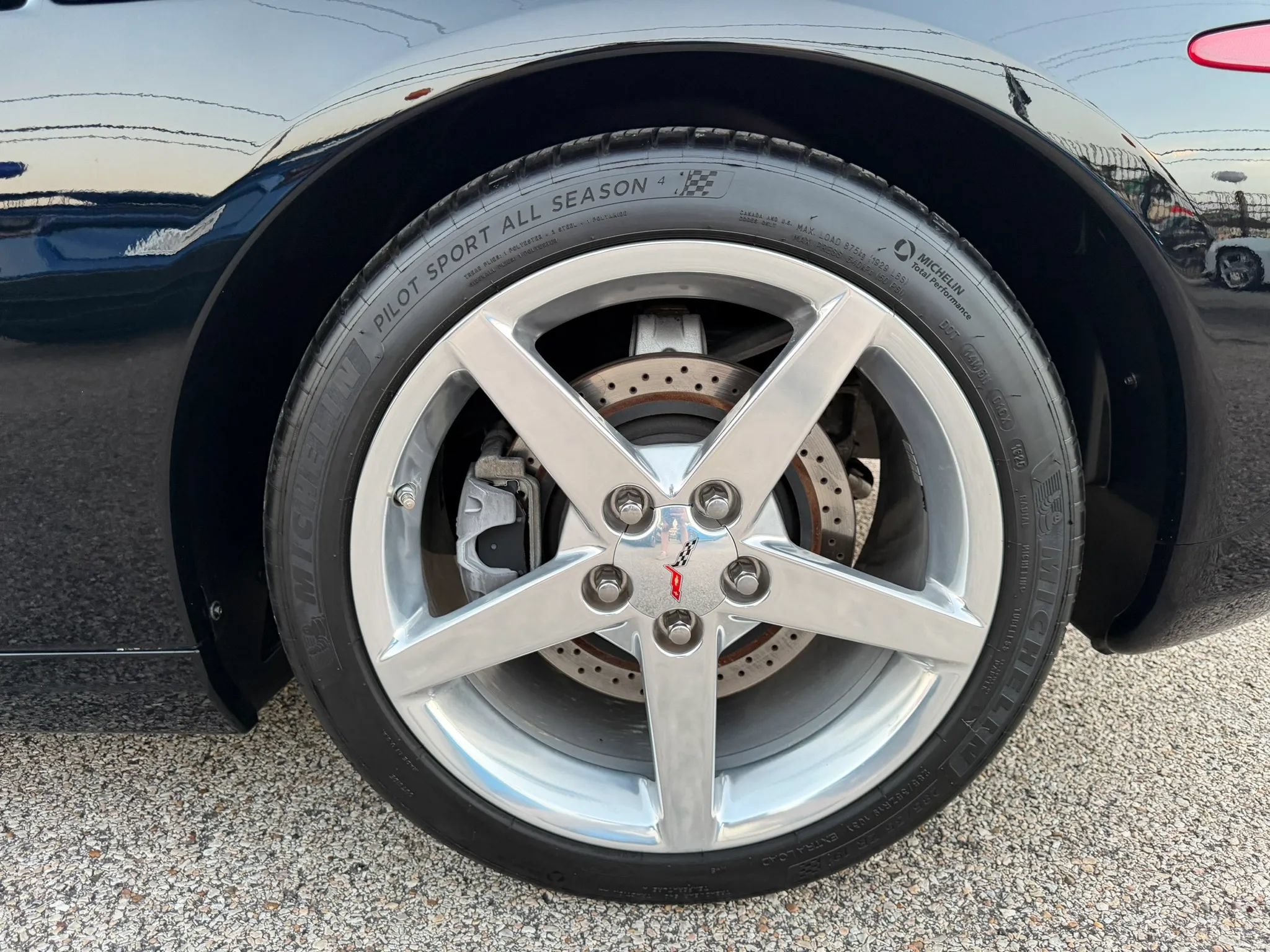 Used 2005 Chevrolet Corvette Convertible w/ Preferred Equipment Group RWD image 16