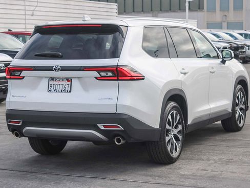 Certified 2025 Toyota Grand Highlander AWD Hybrid image 9