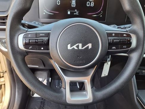 Used 2025 Kia Sportage LX FWD image 17