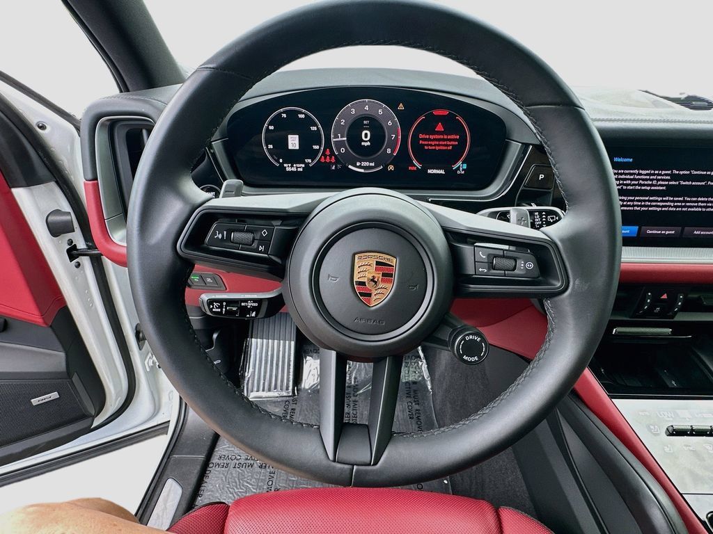 Certified 2025 Porsche Cayenne AWD/4WD image 12