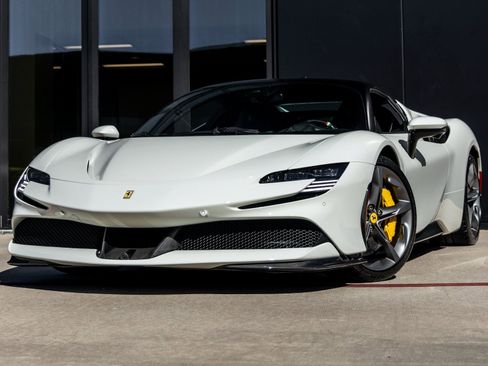 Used 2023 Ferrari SF90 Stradale image 1