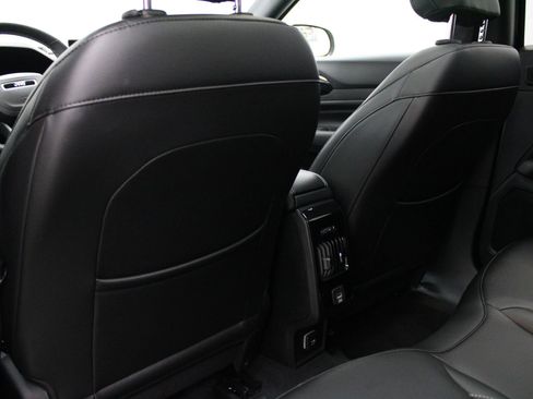 Used 2022 Jeep Compass High Altitude AWD/4WD image 16