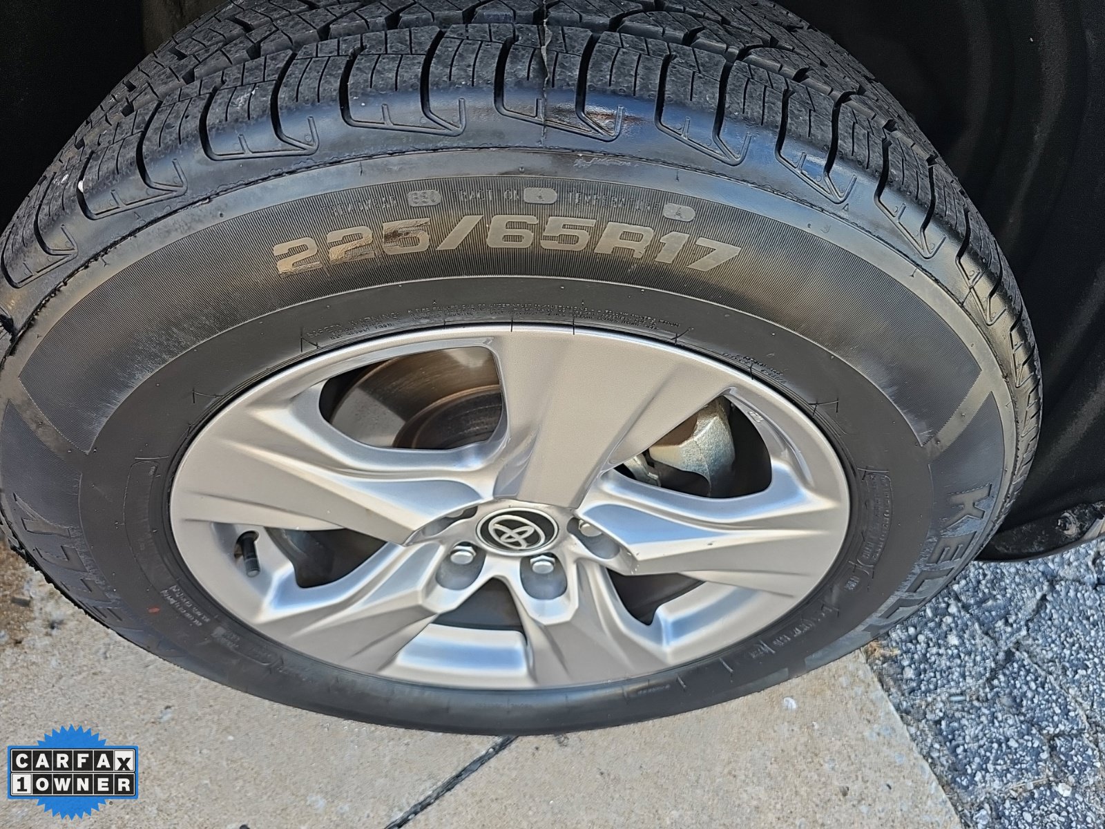 Used 2025 Toyota RAV4 XLE AWD/4WD image 3