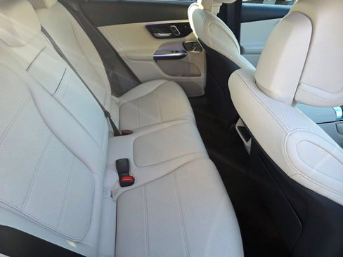 Used 2026 Mercedes-Benz GLC 300 4MATIC image 24