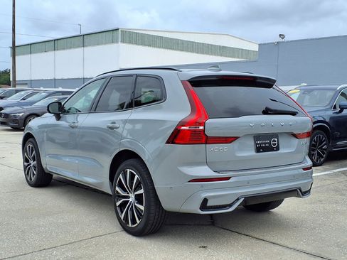 Certified 2024 Volvo XC60 B5 Plus w/ Protection Package Premier AWD/4WD image 5