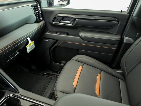 New 2026 GMC Sierra 2500 AT4 w/ AT4 Preferred Package AWD/4WD image 18