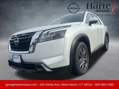 New 2025 Nissan Pathfinder SV