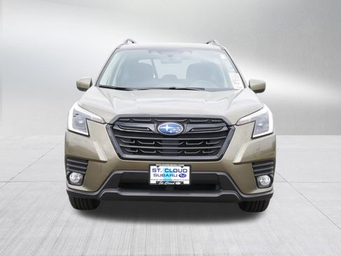 Used 2023 Subaru Forester Premium AWD/4WD image 2