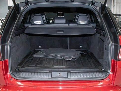 Used 2022 Land Rover Range Rover Sport SVR image 14
