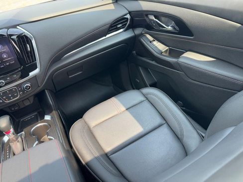 Used 2023 Chevrolet Traverse RS AWD/4WD image 16