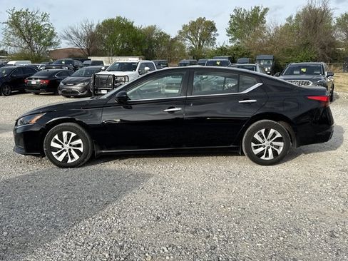 Certified 2024 Nissan Altima 2.5 S image 3