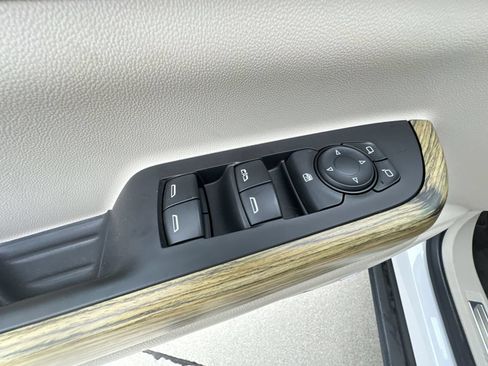 Certified 2018 GMC Acadia Denali w/ Technology Package AWD/4WD image 23
