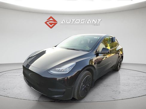 Used 2021 Tesla Model Y Long Range image 1