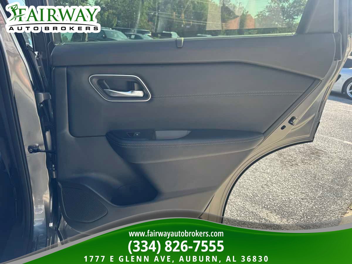 Used 2026 Nissan Rogue Platinum w/ Platinum Premium Package AWD/4WD image 32
