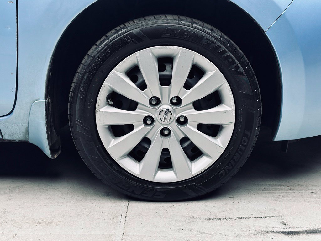 Used 2015 Nissan Leaf S FWD image 35