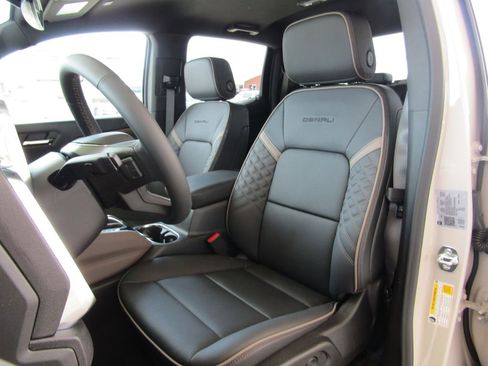 New 2026 GMC Canyon Denali AWD/4WD image 26