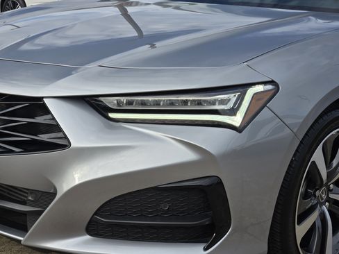 Used 2025 Acura TLX w/ Technology Package image 9