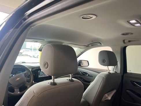 Used 2018 Chevrolet Traverse LT image 11