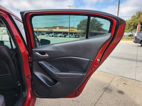 Used 2016 MAZDA MAZDA3 i Grand Touring image 12