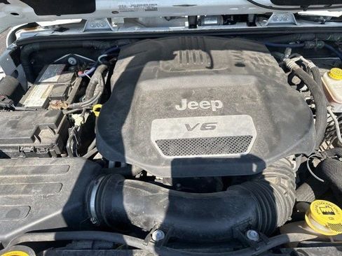 Used 2018 Jeep Wrangler Unlimited Sahara image 23