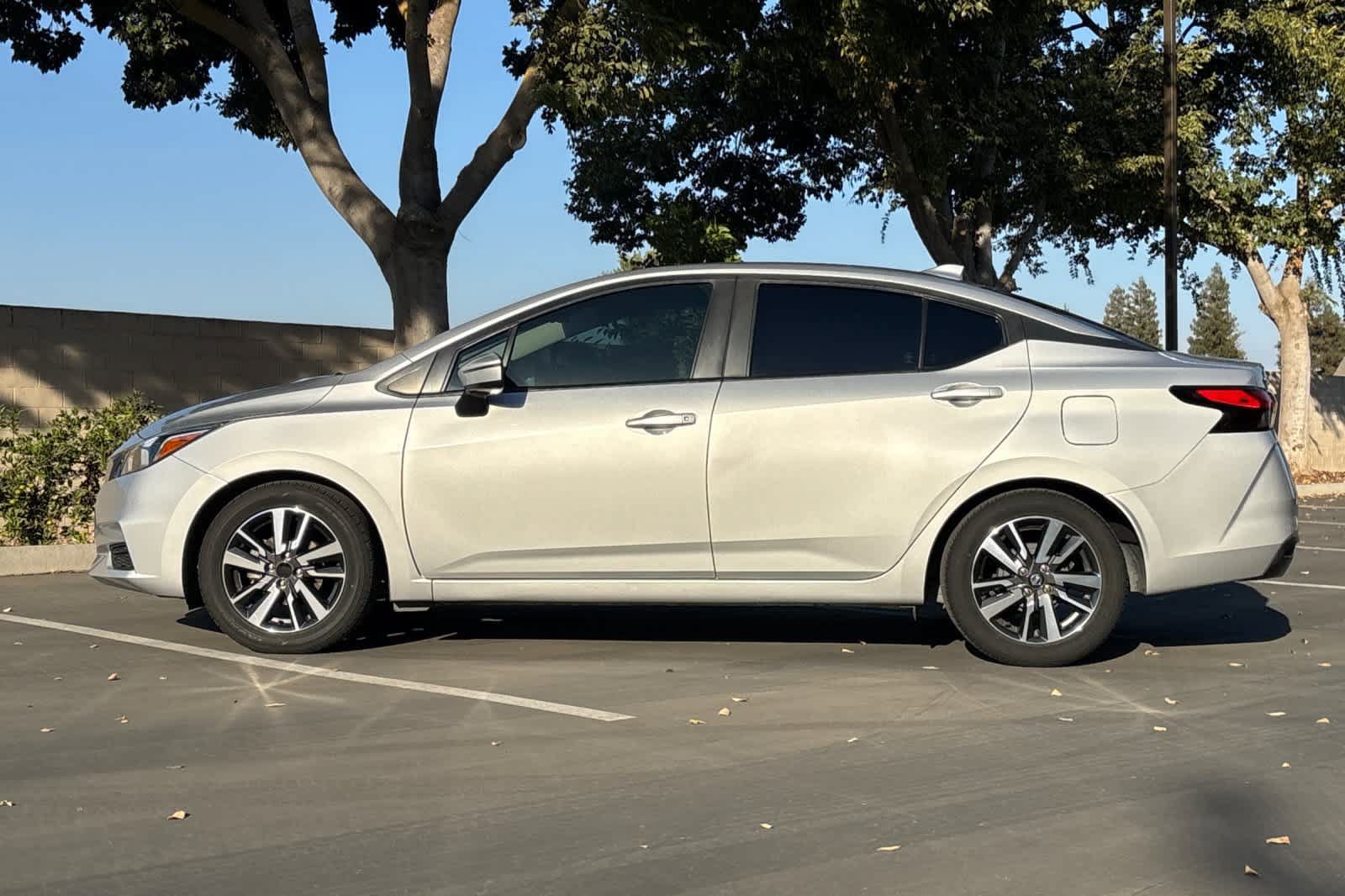 Used 2020 Nissan Versa SV FWD image 6