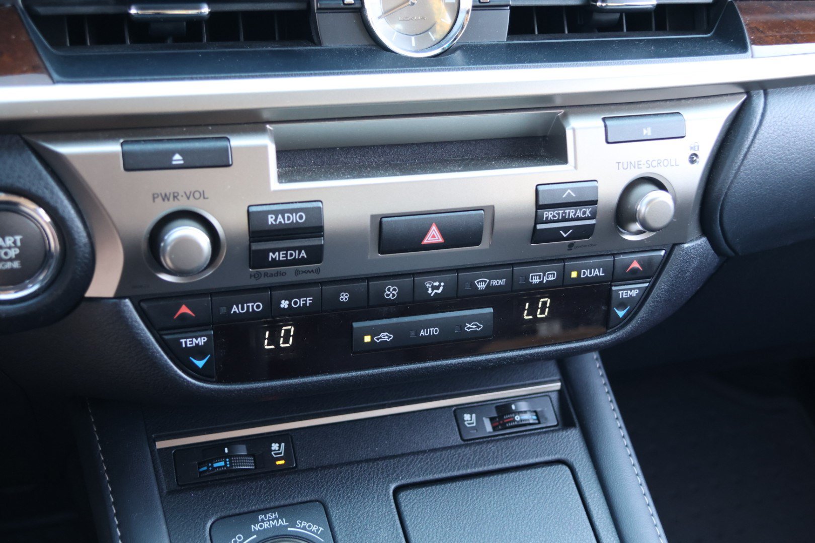 Used 2016 Lexus ES 350 w/ Premium Package w/Wood Trim FWD image 23