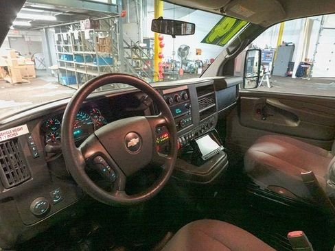 Used 2014 Chevrolet Express 3500 w/ Shuttle Bus Package image 11