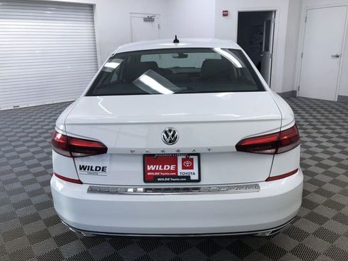 Used 2022 Volkswagen Passat 2.0T SE image 5