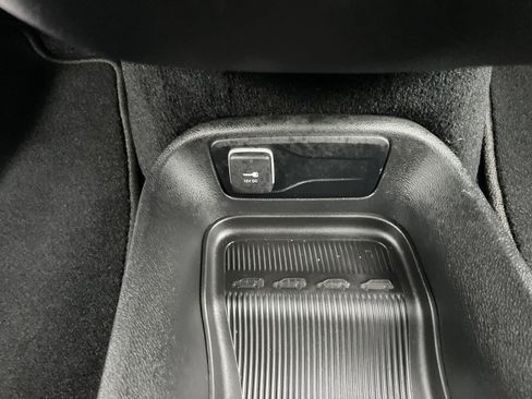 Used 2023 Chrysler Pacifica Touring-L w/ S Appearance Package image 49