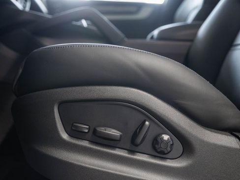 Certified 2026 Porsche Cayenne Coupe image 23