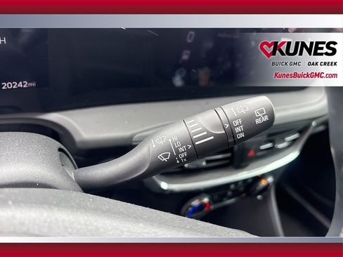 Used 2025 Buick Encore GX Preferred image 14