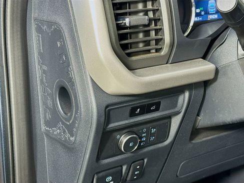 Used 2023 Ford Expedition Max XLT image 10