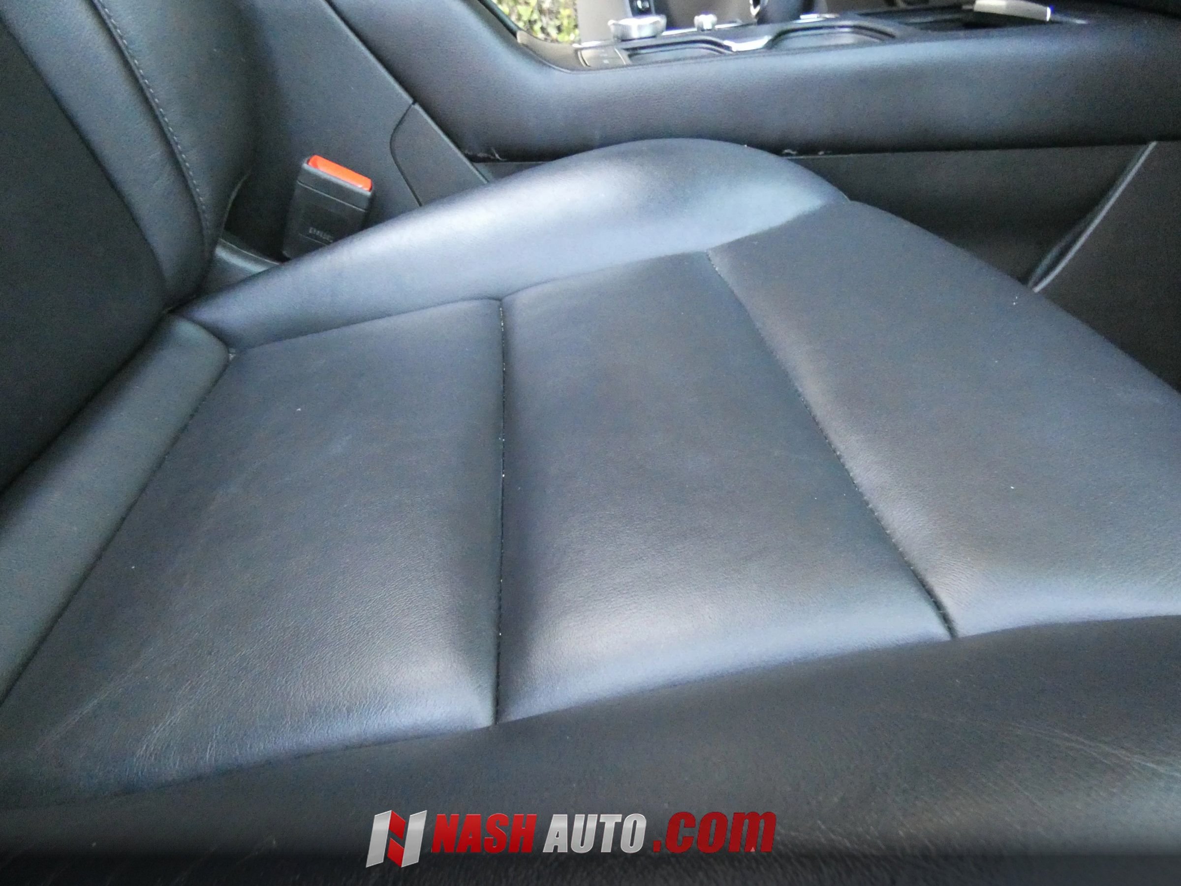 Used 2023 Cadillac XT4 Luxury w/ Cold Weather Package FWD image 29
