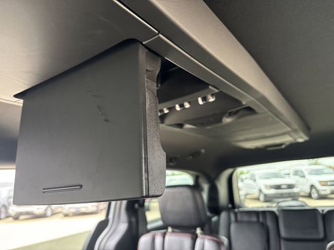 Used 2018 Dodge Grand Caravan GT FWD image 15