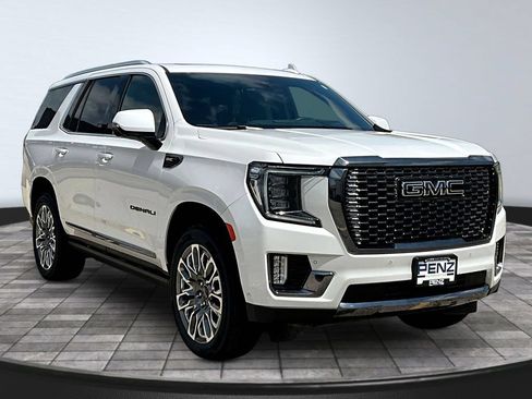 Used 2024 GMC Yukon Denali Ultimate AWD/4WD image 3
