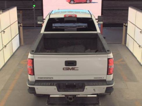 Used 2016 GMC Sierra 2500 Denali w/ Duramax Plus Package image 4