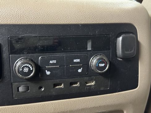 Used 2017 GMC Yukon SLT w/ Premium Edition image 20