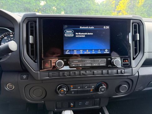 Used 2025 Nissan Frontier S RWD image 11