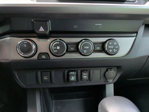 Used 2019 Toyota Tacoma SR5 image 19