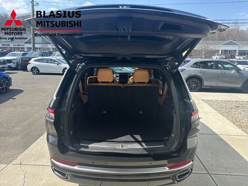 Used 2023 Jeep Grand Cherokee L Summit w/ Advanced Protech Group IV image 37