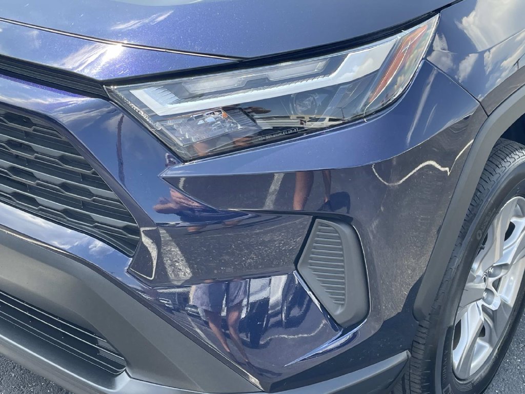Used 2025 Toyota RAV4 XLE FWD image 9