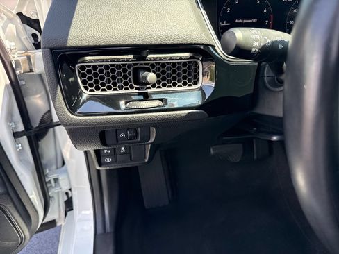 Used 2023 Honda Civic Touring image 15