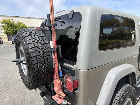 Used 2005 Jeep Wrangler Unlimited Rubicon w/ Sahara Edition Group AWD/4WD image 8
