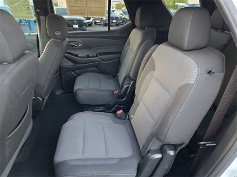 Used 2023 Chevrolet Traverse LT image 10