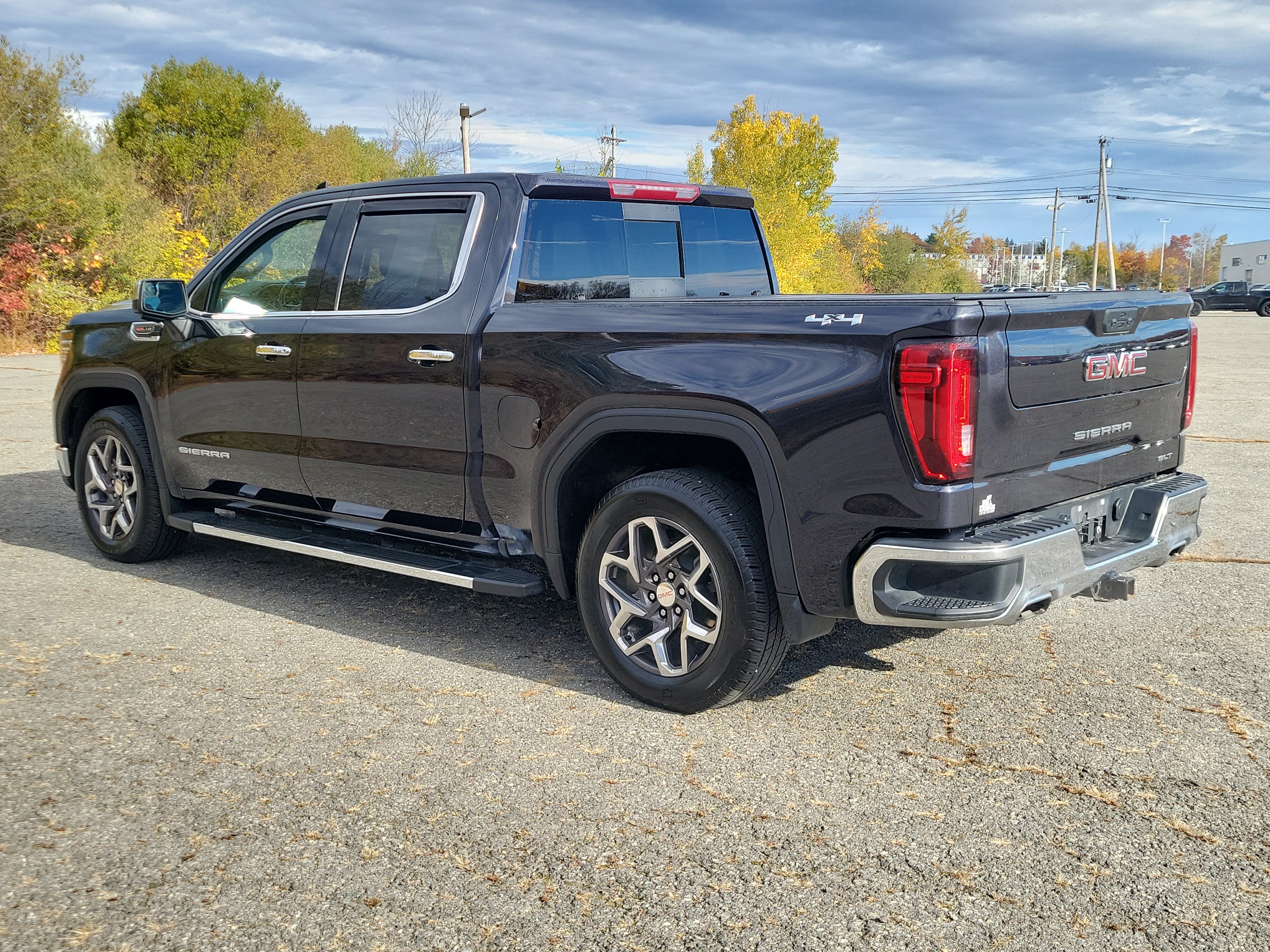 Used 2025 GMC Sierra 1500 SLT w/ SLT Premium Package AWD/4WD image 7