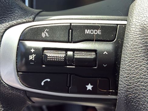 Used 2025 Kia Sportage LX FWD image 18