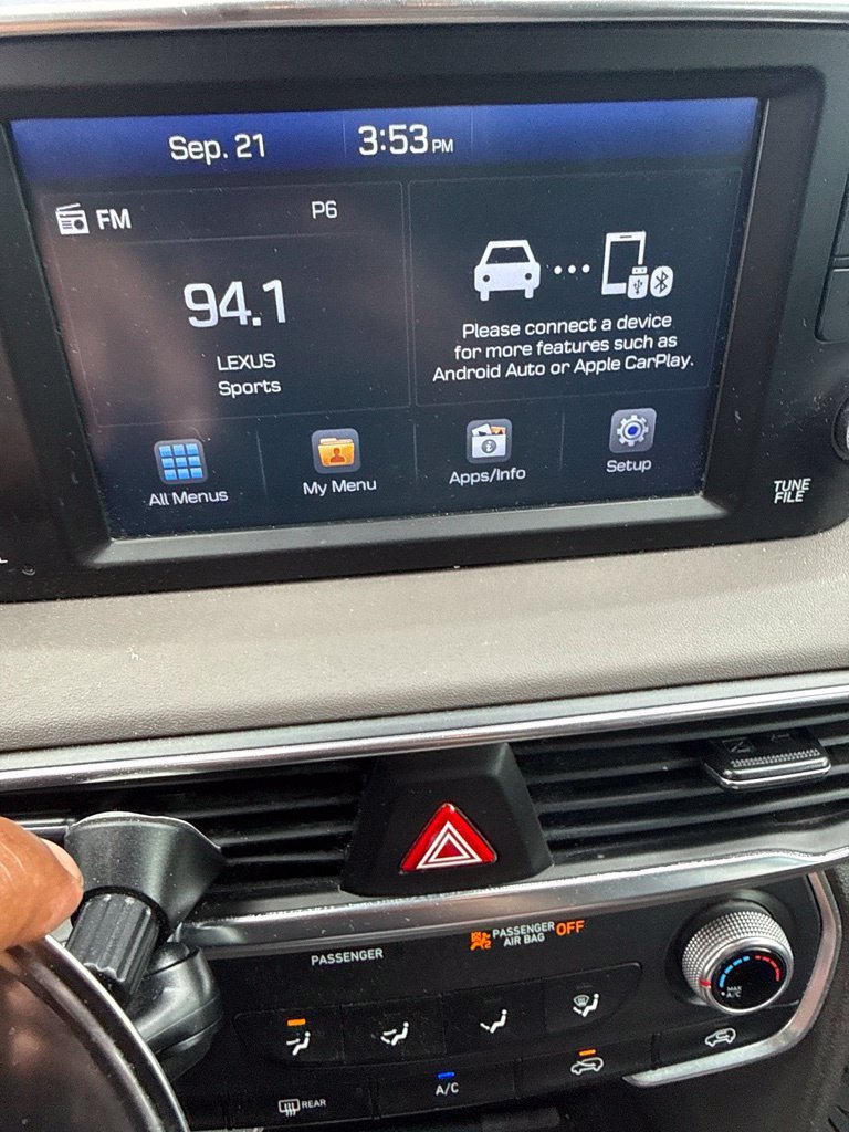 Used 2019 Hyundai Santa Fe SE AWD/4WD image 4