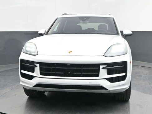 New 2025 Porsche Cayenne image 7